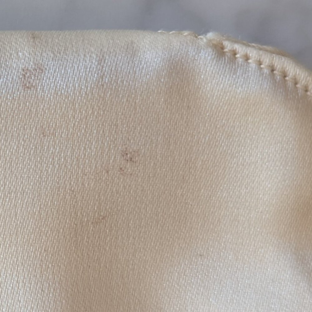 Dainty Vintage Embroidered Satin Clutch with accessories - Picture 14 of 16